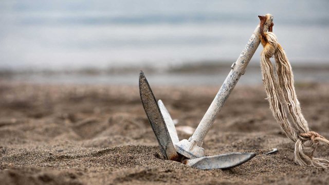 Anker på en strand