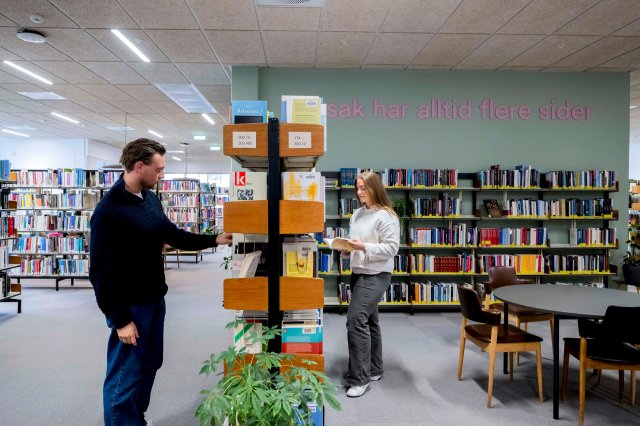 Studenter på biblioteket i Stavanger