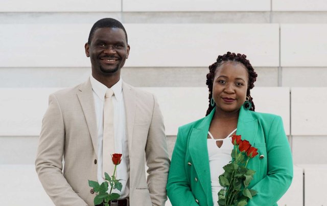 Portrett av de to tatt utendørs