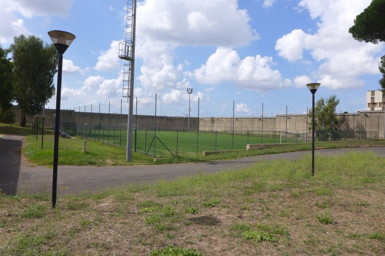 Bilde av fengselsmur