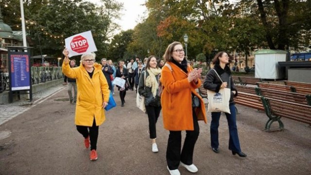 Kvinner i demonstrasjonstog
