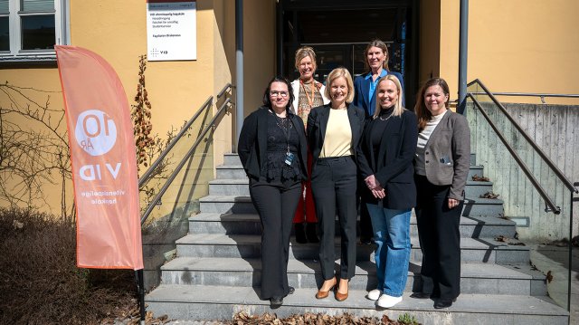 portrett av de seks stående utenfor VID Oslo