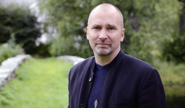 portrett av tom sverre
